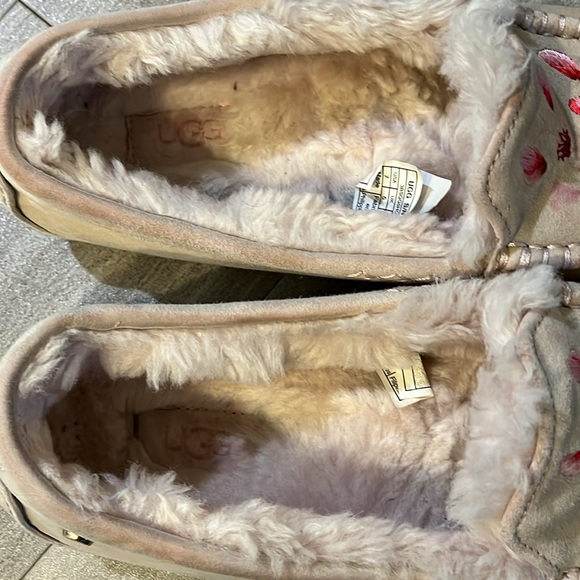 UGG Ansley Blossom Suede Moccasin Slipper - Picture 10 of 12